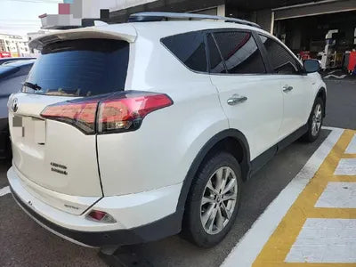 2016 Toyota RAV4 VIN: