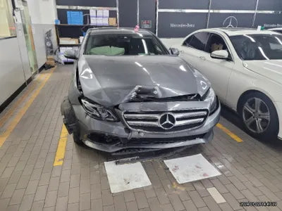 2016 Mercedes-Benz E 220 VIN: