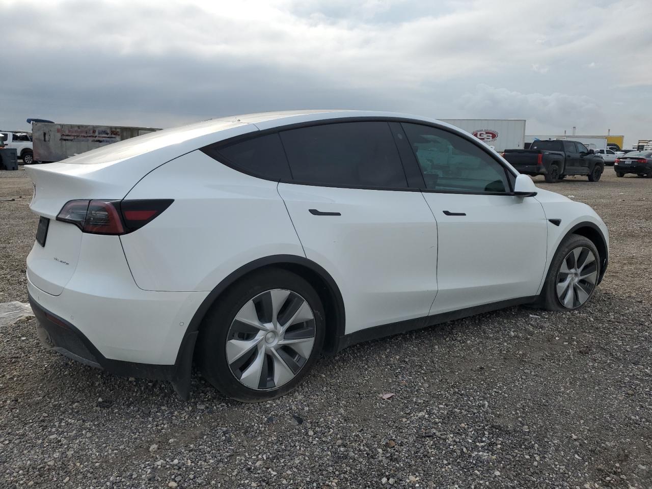 2022 TESLA MODEL Y  VIN:7SAYGAEE8NF508396