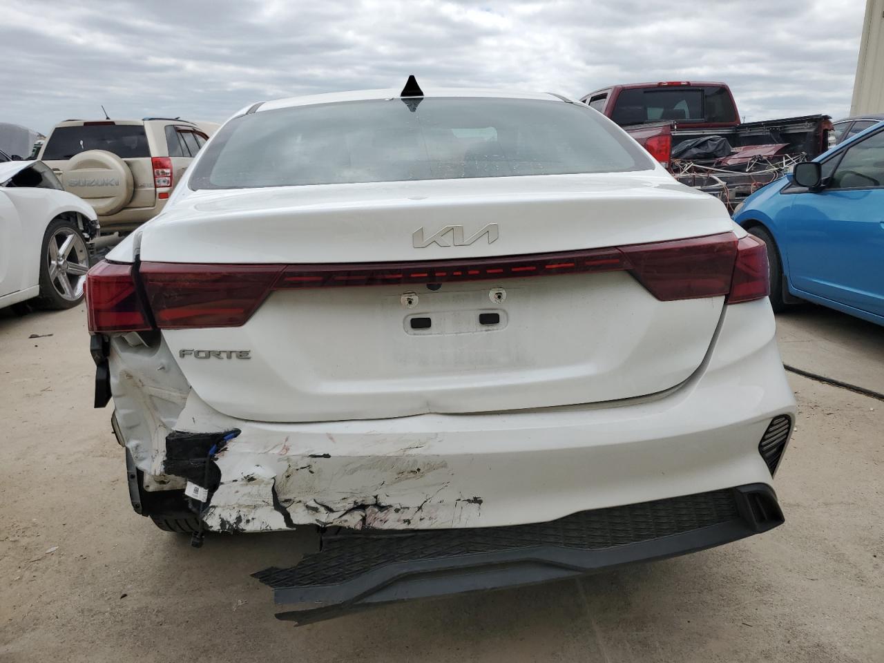 2022 KIA FORTE FE VIN:3KPF24AD8NE503187