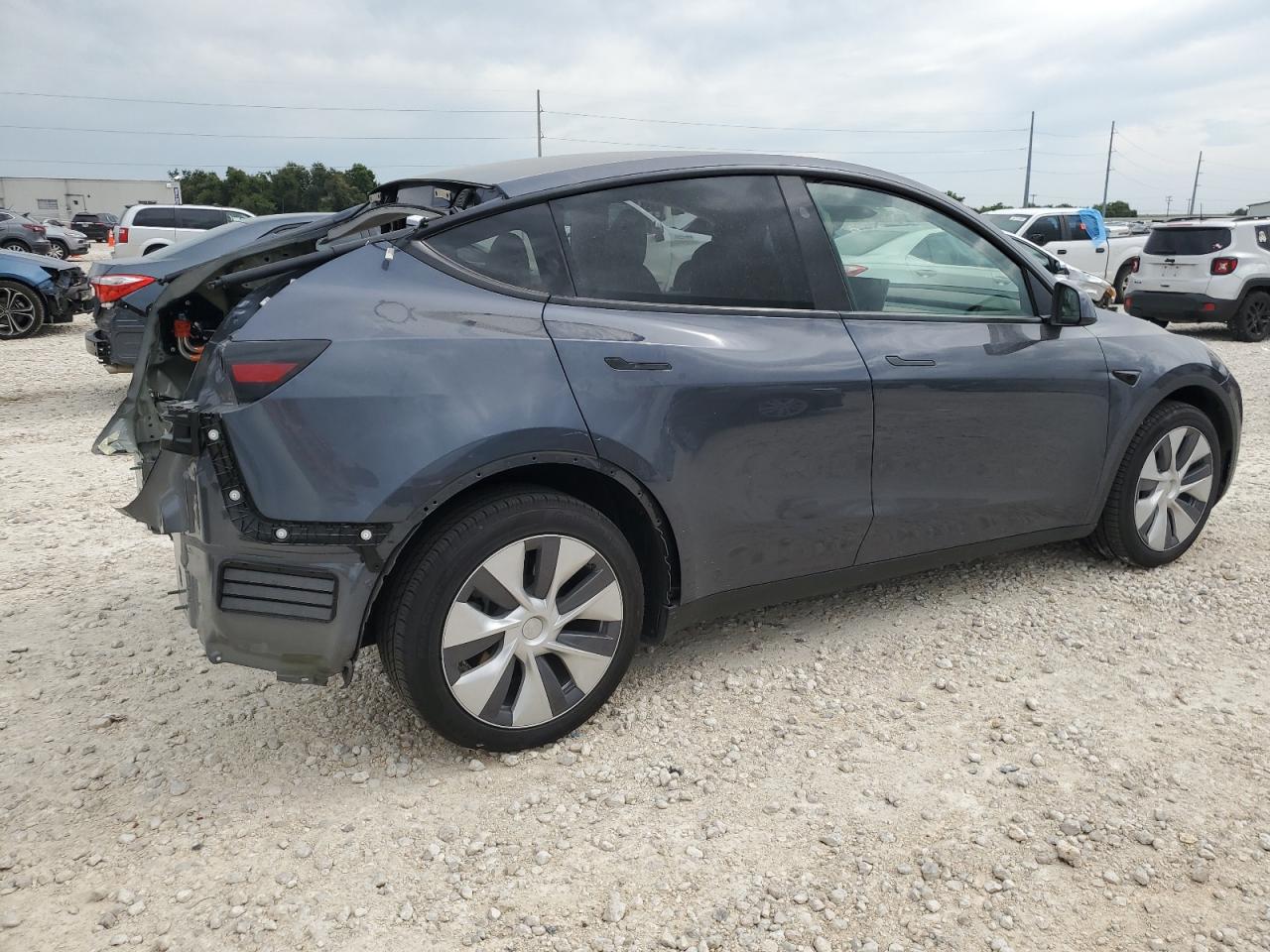 2023 TESLA MODEL Y  VIN:7SAYGDEE7PA207488