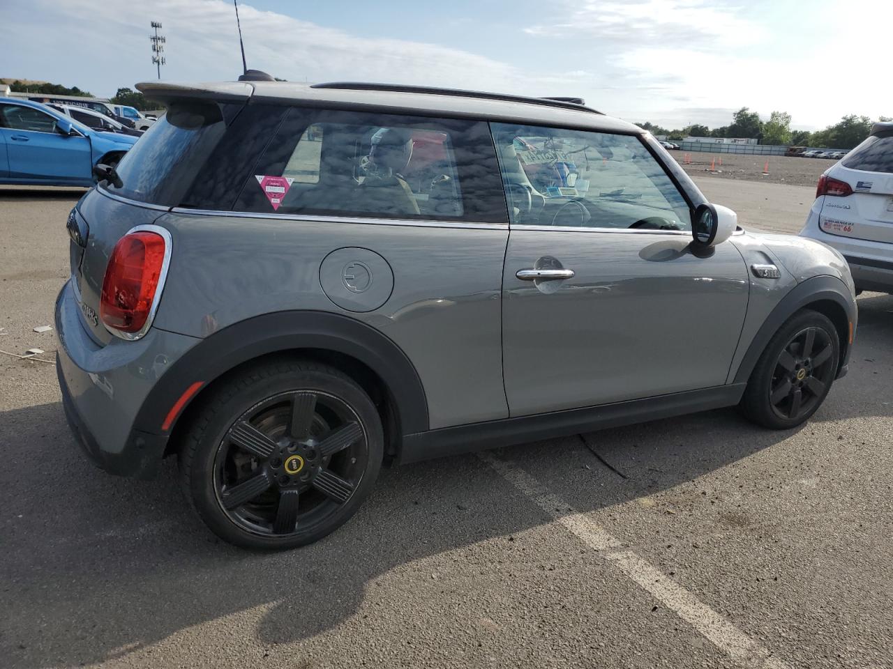 2022 MINI COOPER SE VIN:WMW13DJ03N2R00370