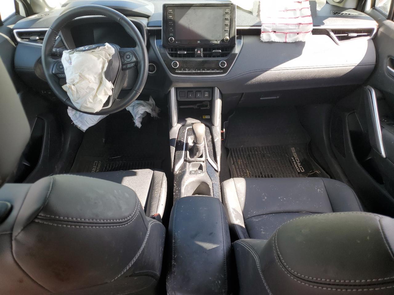 2022 TOYOTA COROLLA CROSS XLE VIN:7MUDAABG0NV002923
