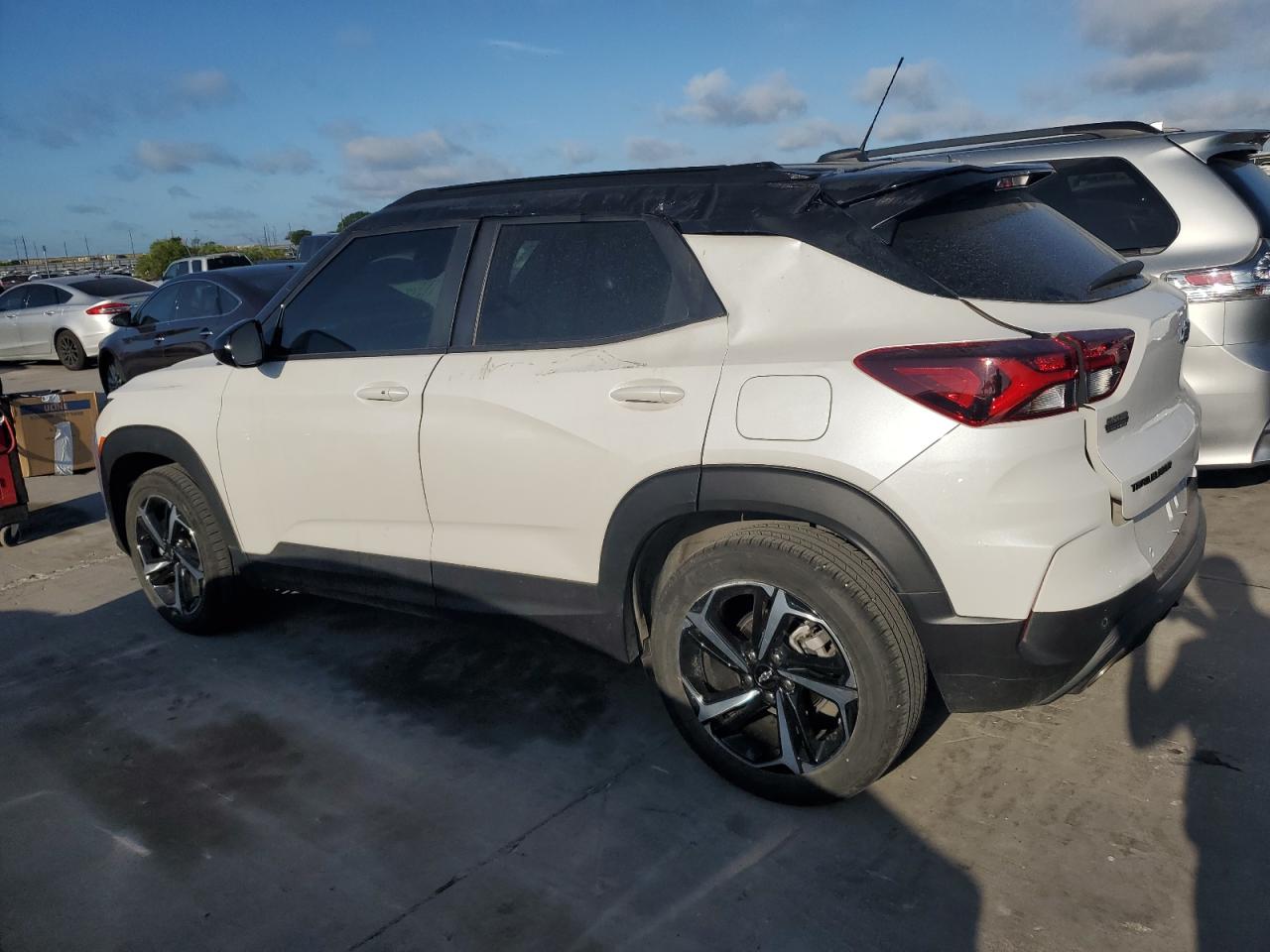 2022 CHEVROLET TRAILBLAZER RS VIN:KL79MTSL8NB121081