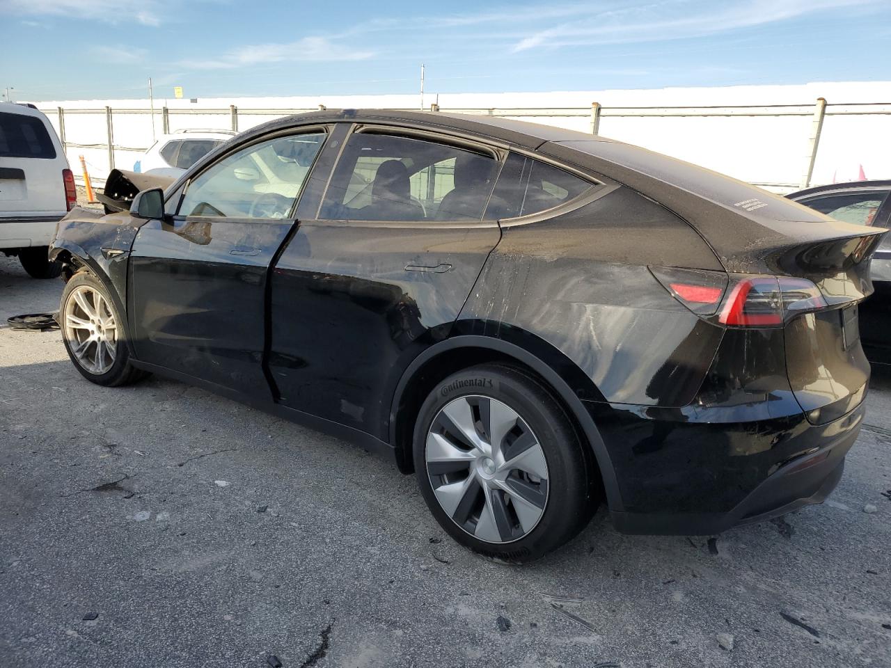 2023 TESLA MODEL Y  VIN:7SAYGAEE7PF666053