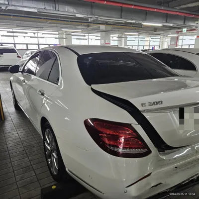 2017 Mercedes-Benz E 300 VIN: