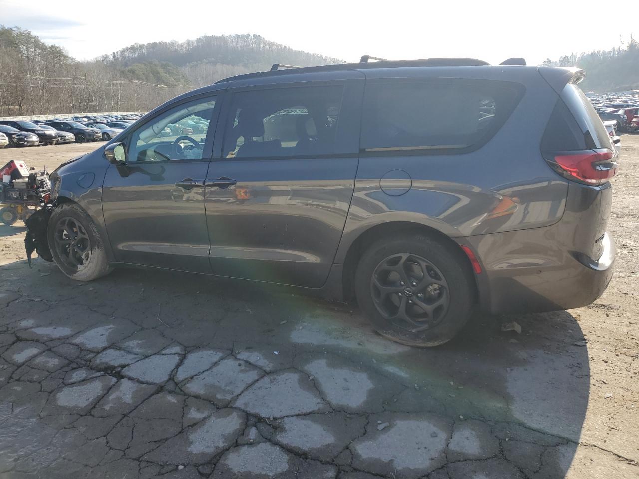 2022 CHRYSLER PACIFICA HYBRID TOURING L VIN:2C4RC1L72NR201182