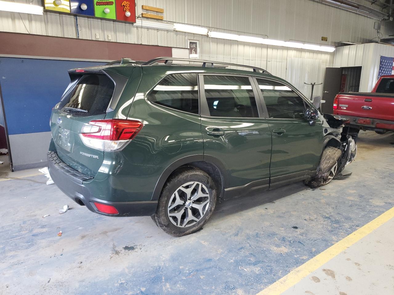 2022 SUBARU FORESTER PREMIUM VIN:JF2SKADC5NH464585