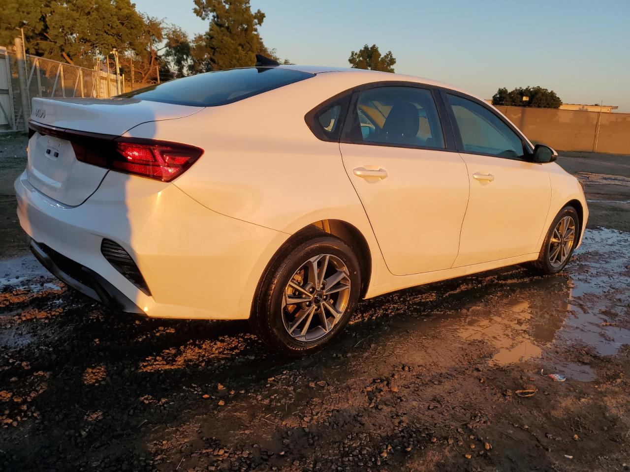 2023 KIA FORTE LX VIN:3KPF24AD6PE563021