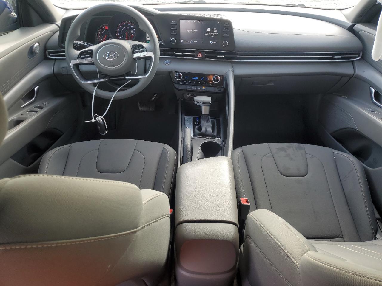 2022 HYUNDAI ELANTRA SEL VIN:KMHLM4AG1NU303790