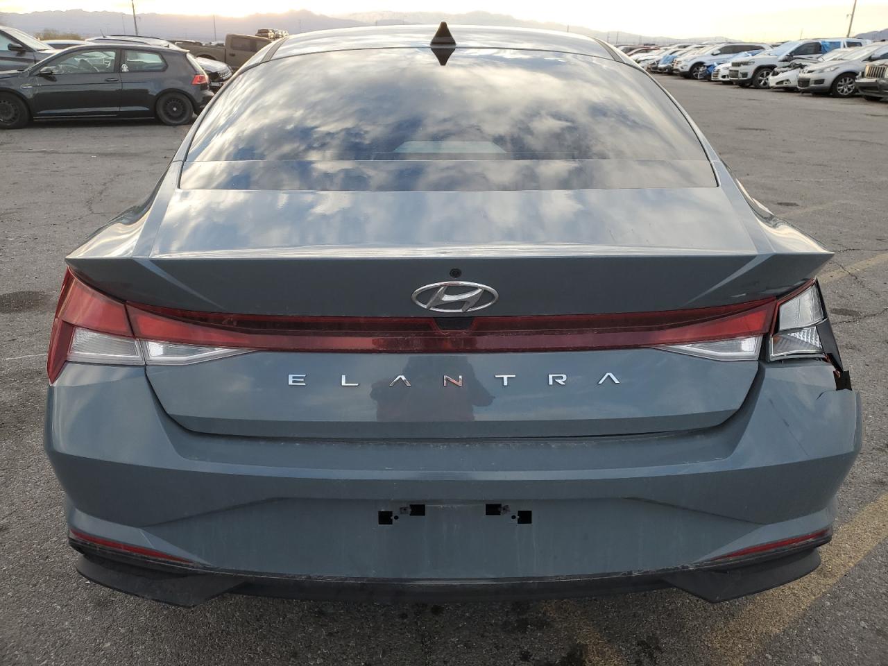 2022 HYUNDAI ELANTRA SE VIN:KMHLL4AG8NU335462