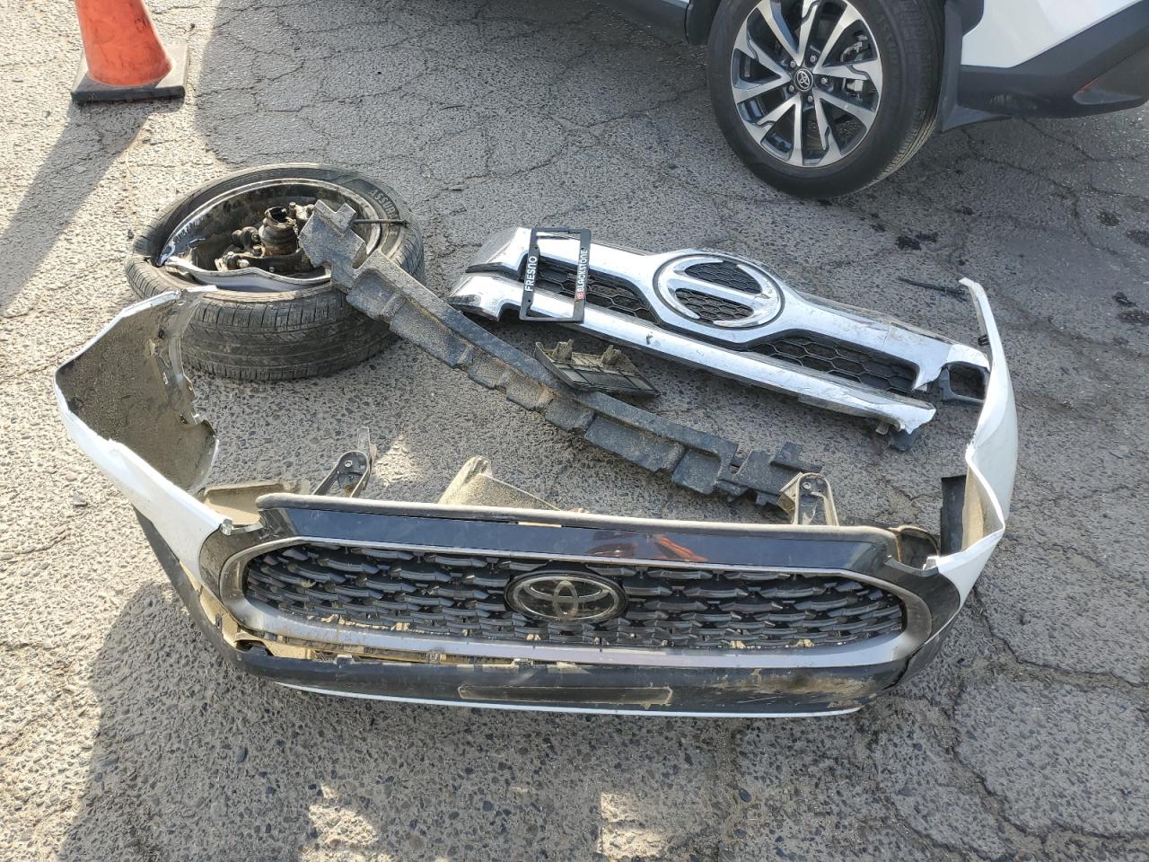 2023 TOYOTA COROLLA CROSS XLE VIN:7MUDAAAG4PV047349