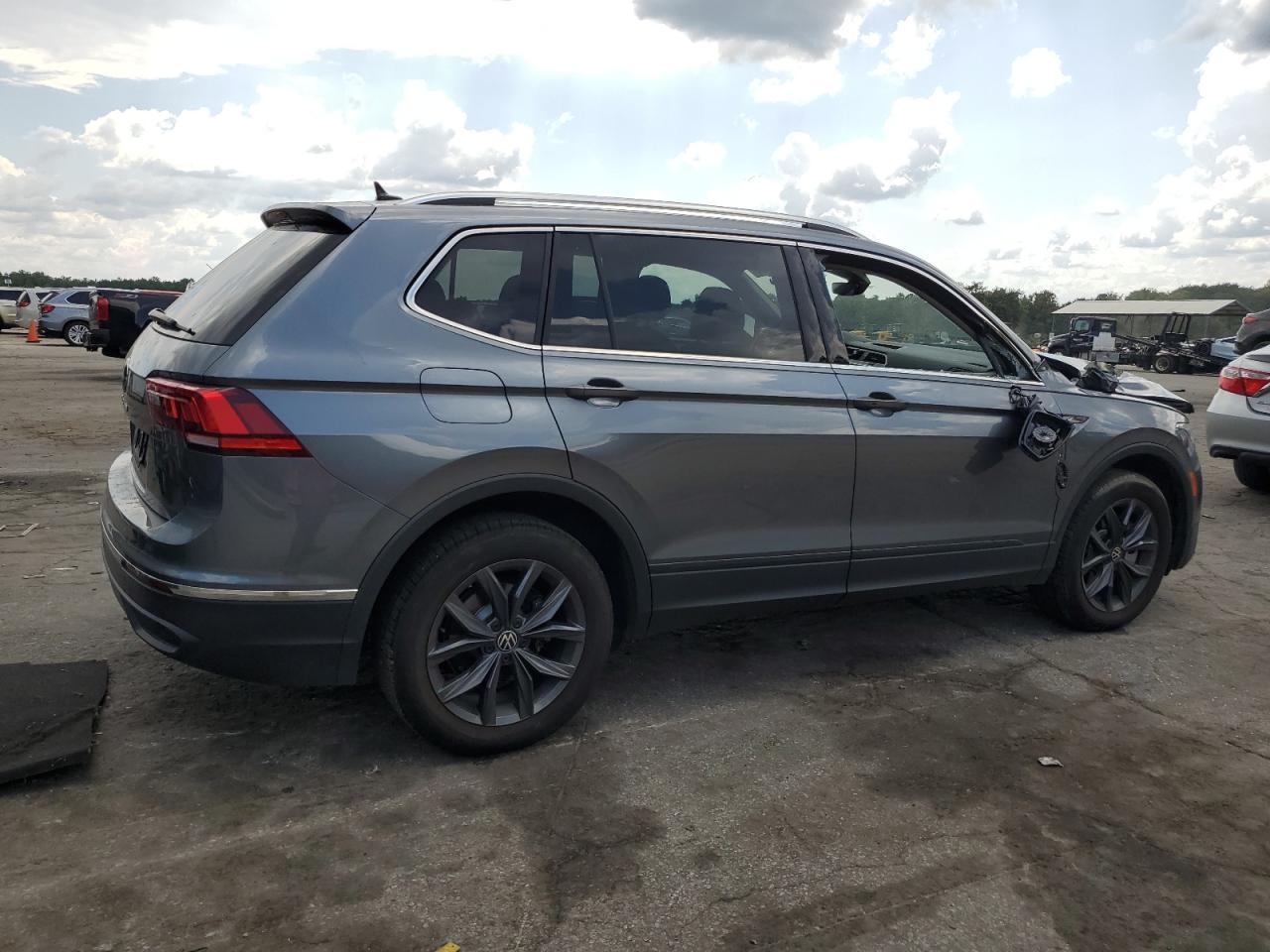 2022 VOLKSWAGEN TIGUAN SE VIN:3VV3B7AX0NM049989