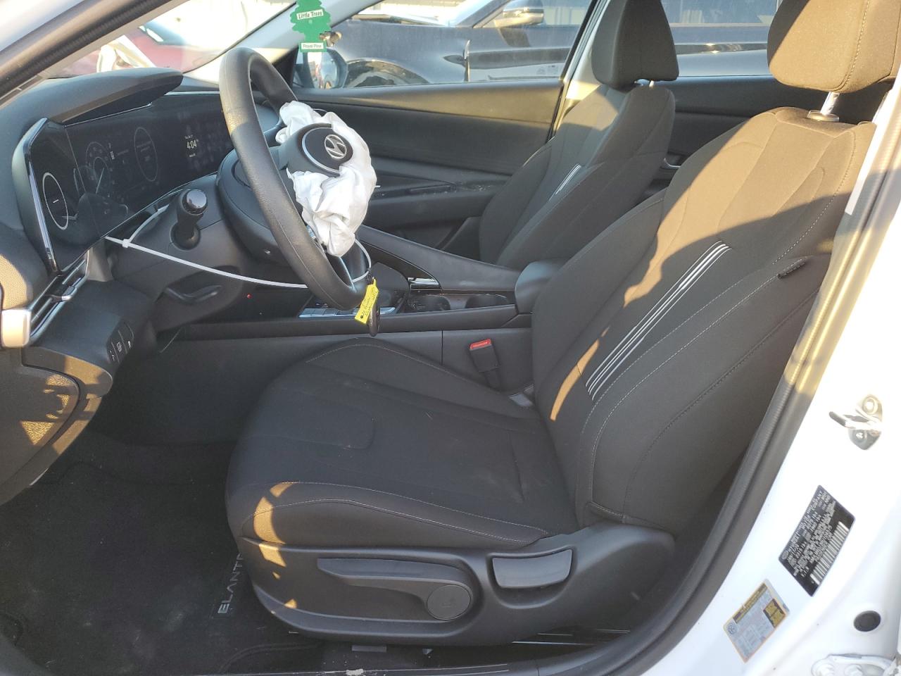 2024 HYUNDAI ELANTRA BLUE VIN:KMHLM4DJ3RU104575