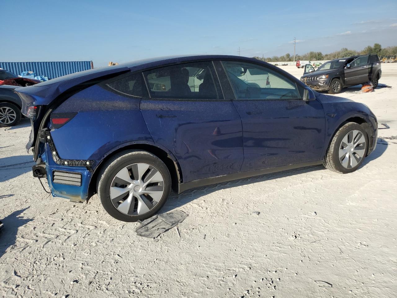 2023 TESLA MODEL Y  VIN:7SAYGDEE3PA067729