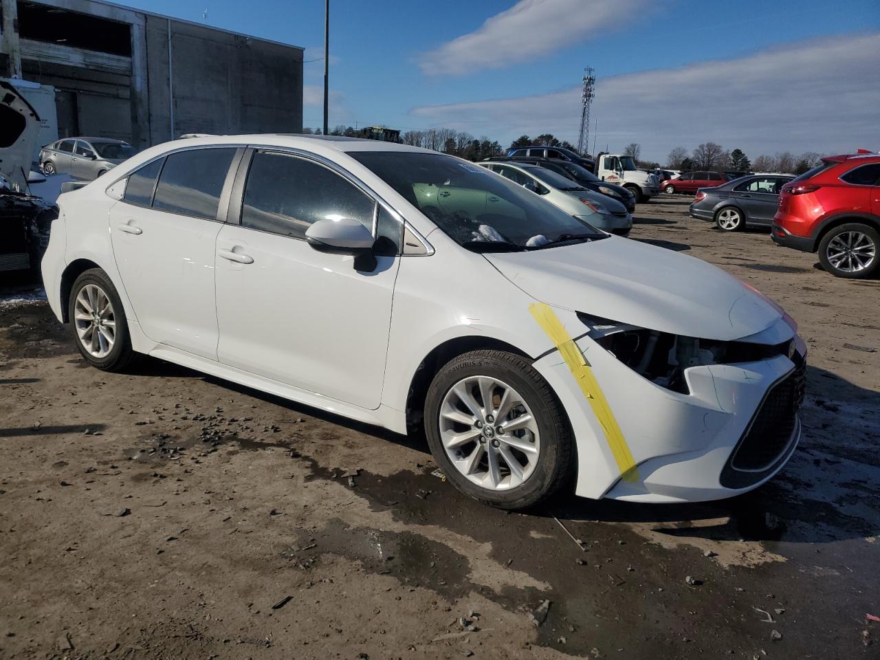 2022 TOYOTA COROLLA XLE VIN:5YFFPMAE9NP305579