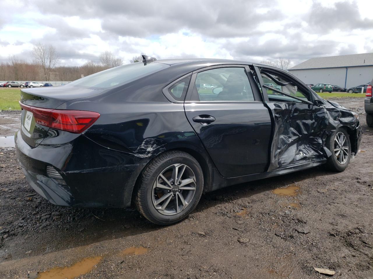 2022 KIA FORTE FE VIN:3KPF24AD8NE484172