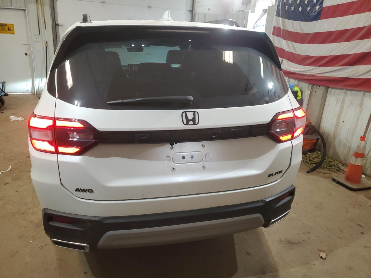 2024 HONDA PILOT ELITE VIN:5FNYG1H86RB008231