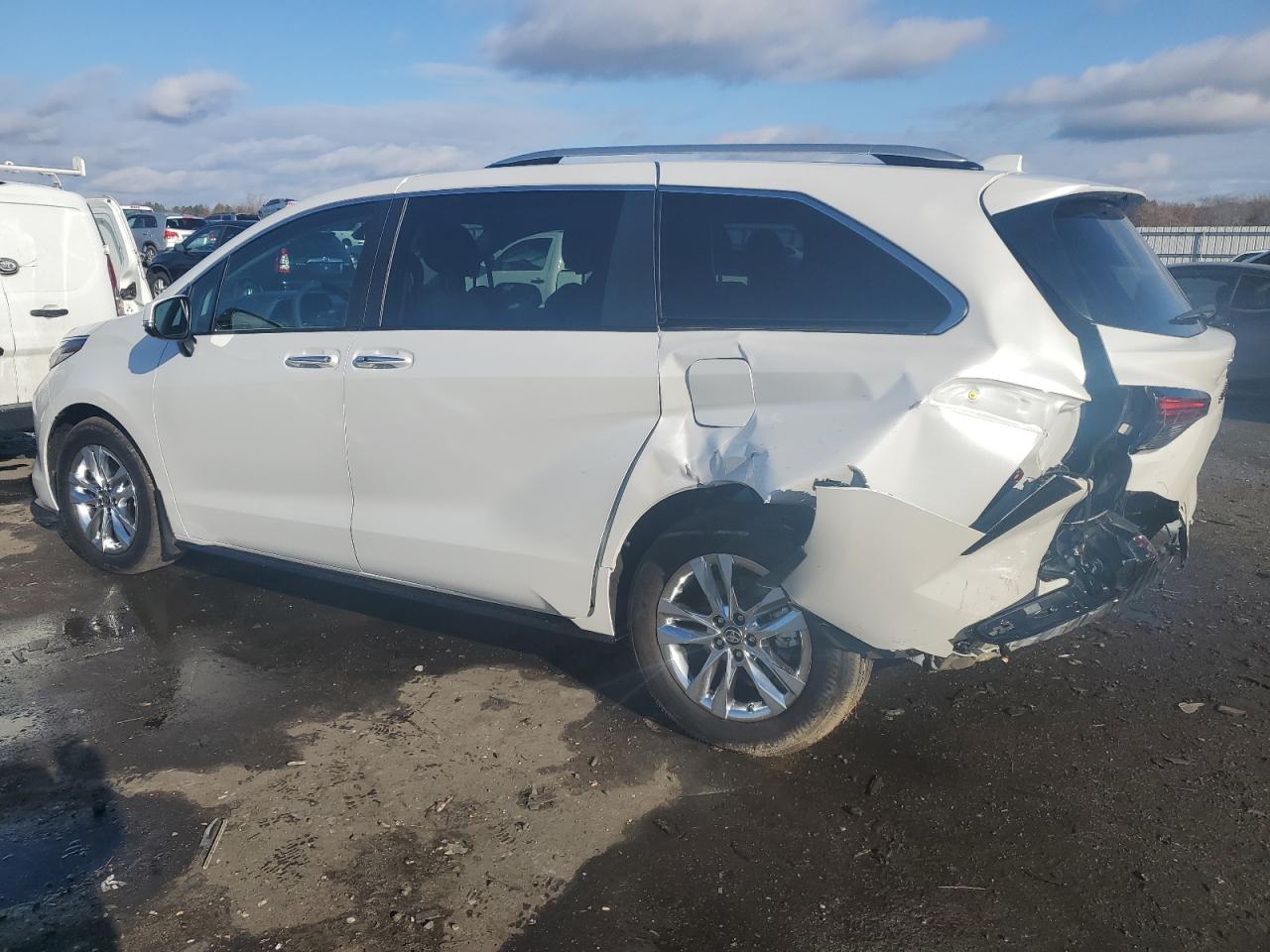 2024 TOYOTA SIENNA LIMITED VIN:5TDZRKEC8RS220640