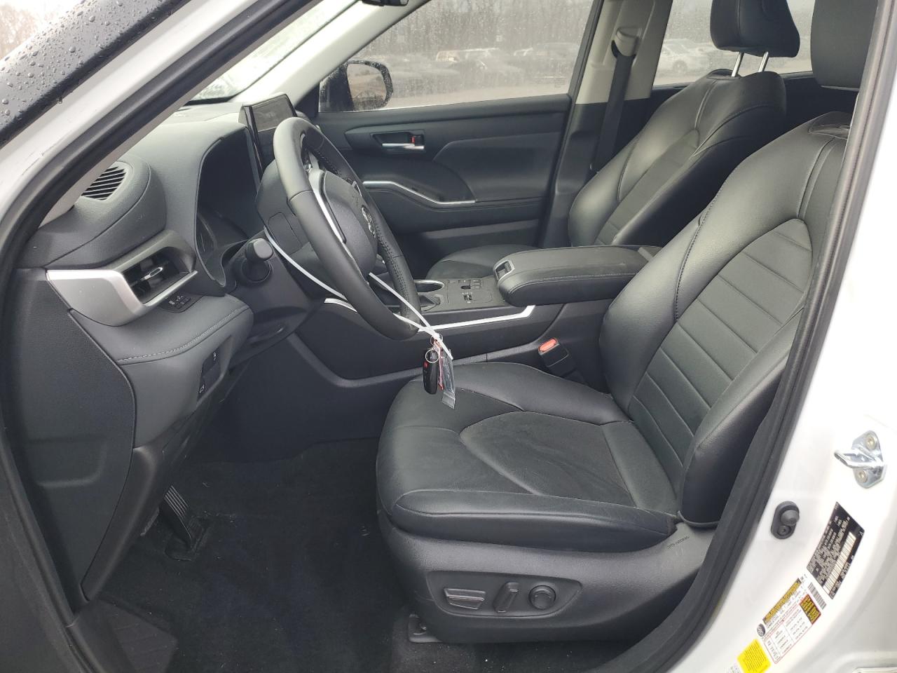 2024 TOYOTA HIGHLANDER LE VIN:5TDKDRAH4RS053235