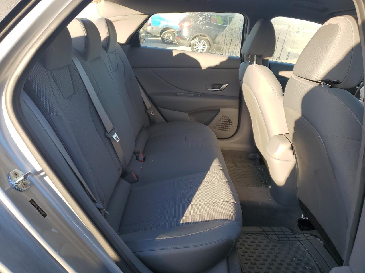 2022 HYUNDAI ELANTRA SE VIN:5NPLL4AG5NH063211