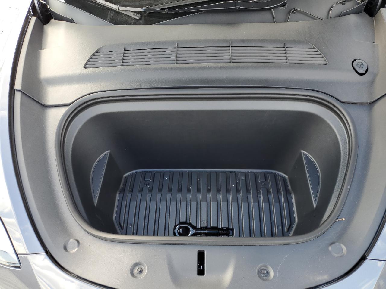 2023 TESLA MODEL Y  VIN:7SAYGDEF2PF864100