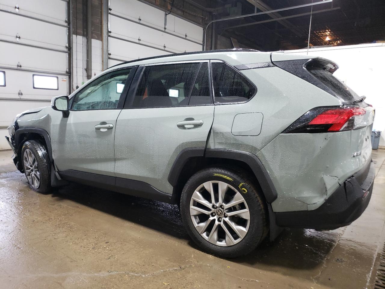 2022 TOYOTA RAV4 XLE PREMIUM VIN:2T3A1RFV3NW325530