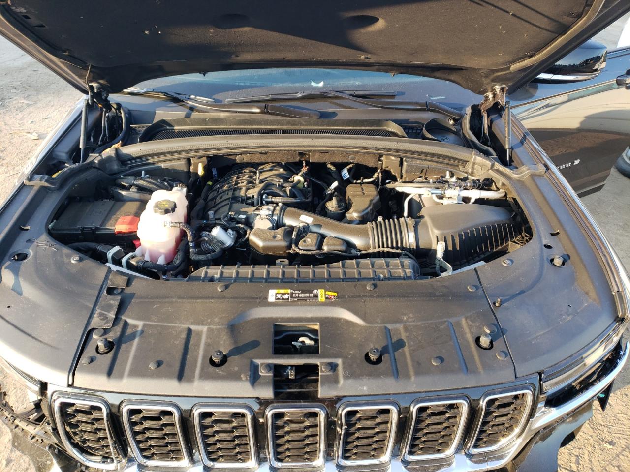 2023 JEEP GRAND CHEROKEE LIMITED VIN:1C4RJHBG3P8885013