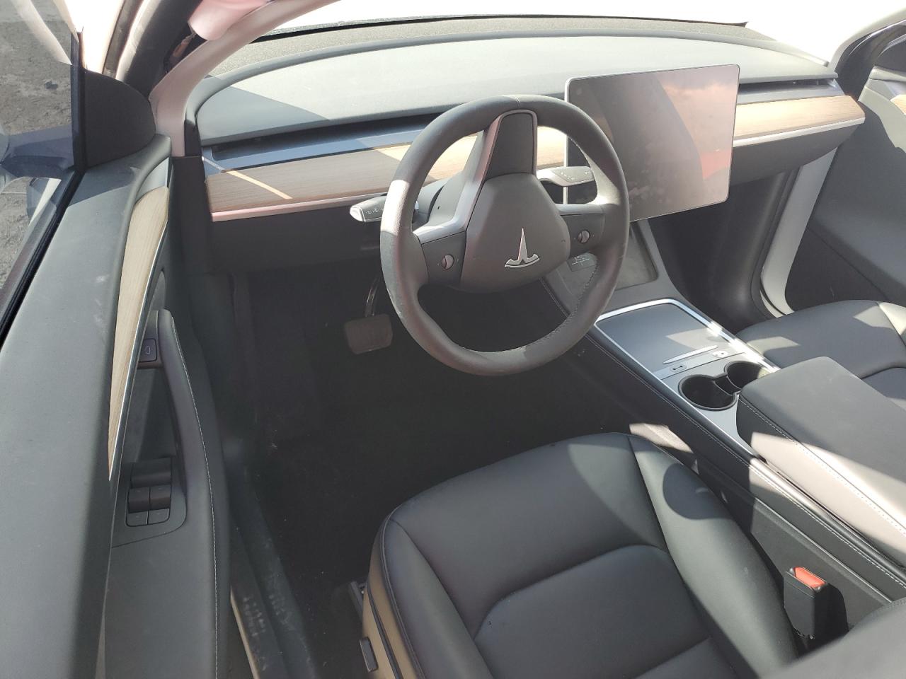 2024 TESLA MODEL Y  VIN:7SAYGDEE1RA282416