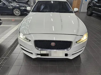 2016 Jaguar XE VIN: