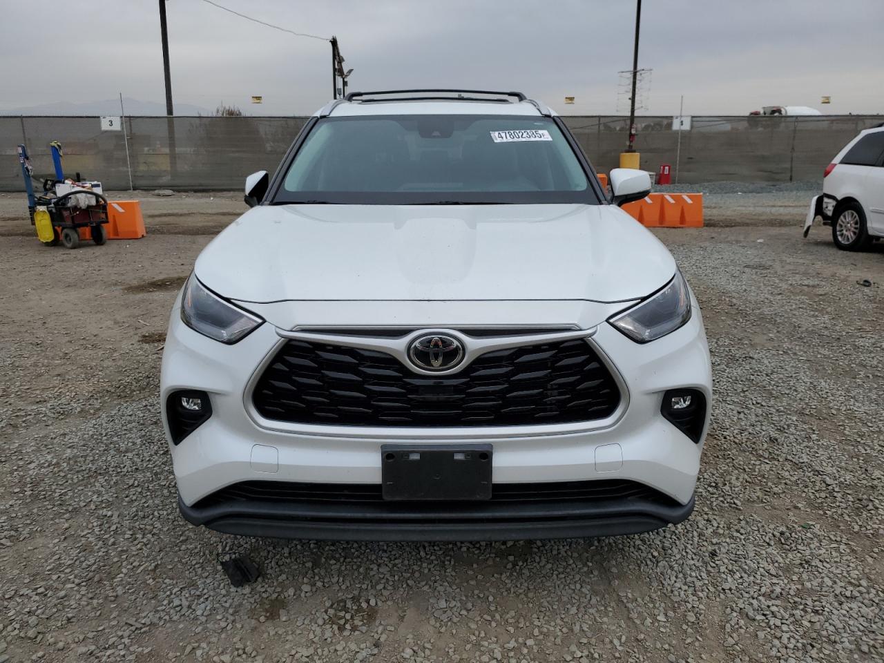 2022 TOYOTA HIGHLANDER XLE VIN:5TDHZRAH5NS549148