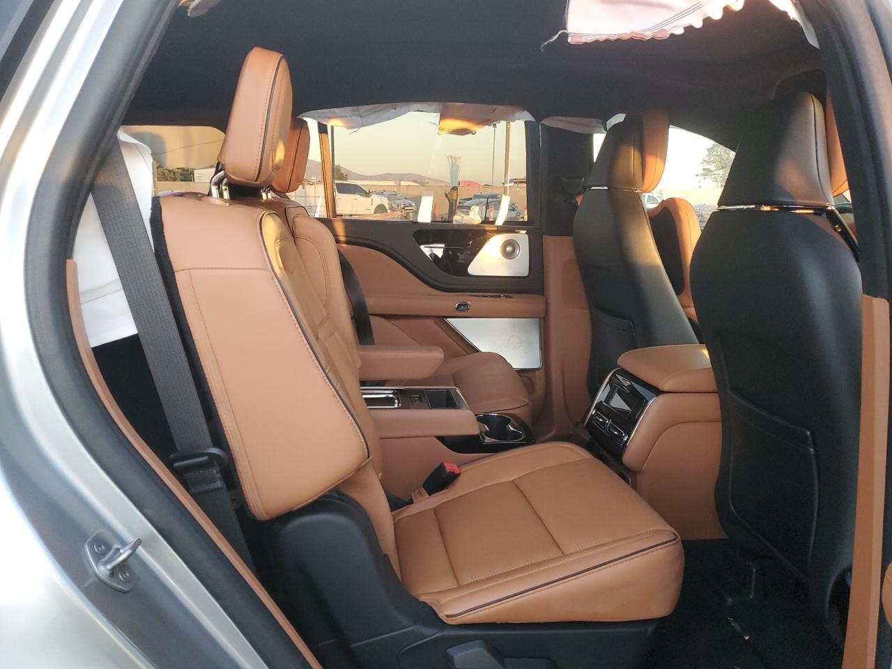 2024 LINCOLN AVIATOR BLACK LABEL VIN:5LM5J9XC7RGL02440