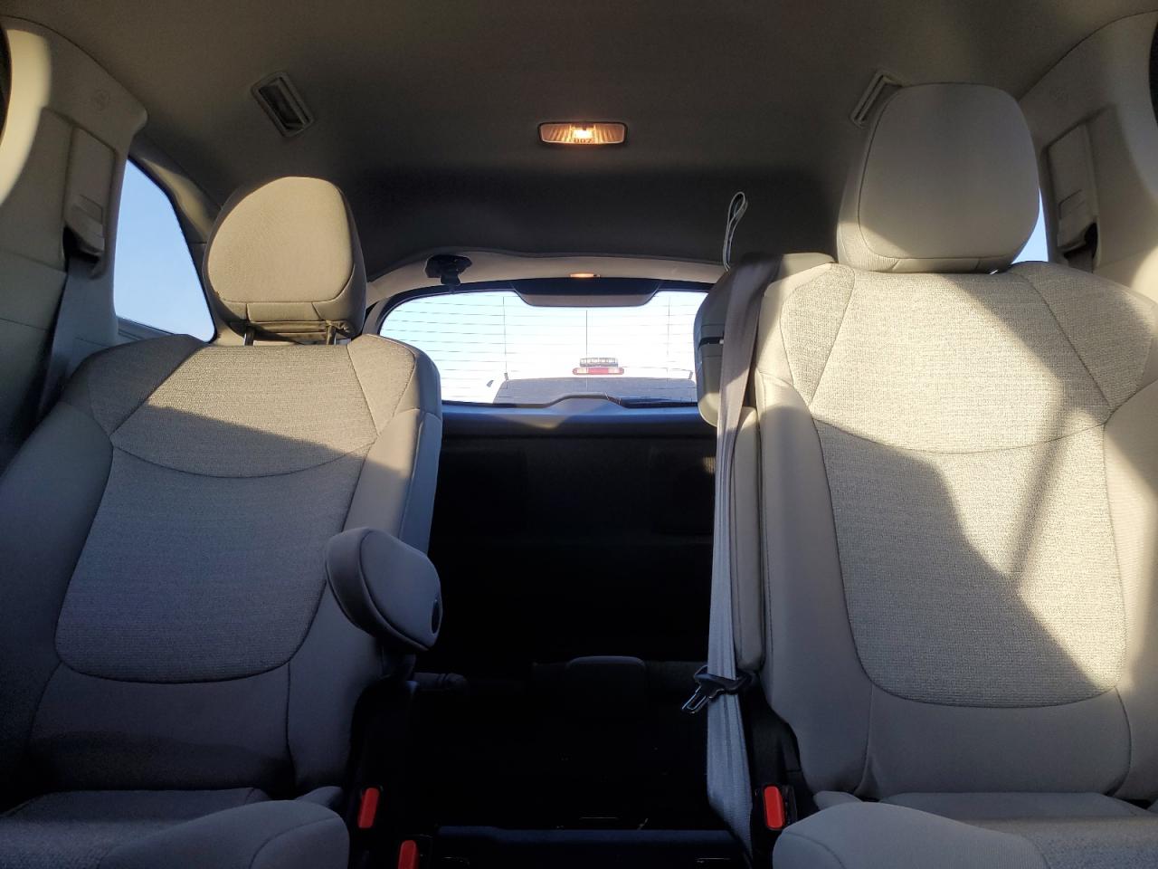 2024 TOYOTA SIENNA LE VIN:5TDKSKFC2RS147964