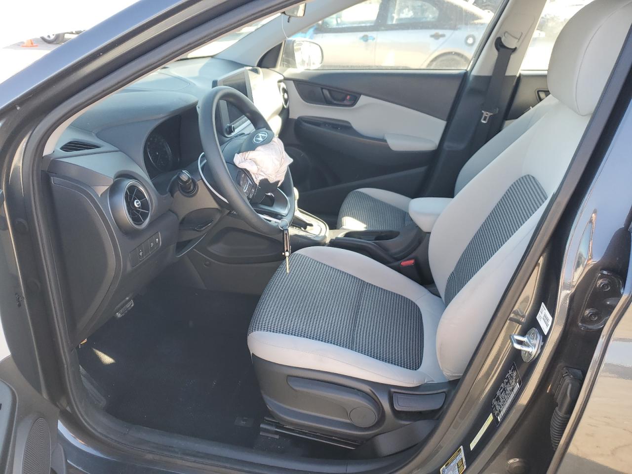 2022 HYUNDAI KONA SEL VIN:KM8K22AB5NU844352