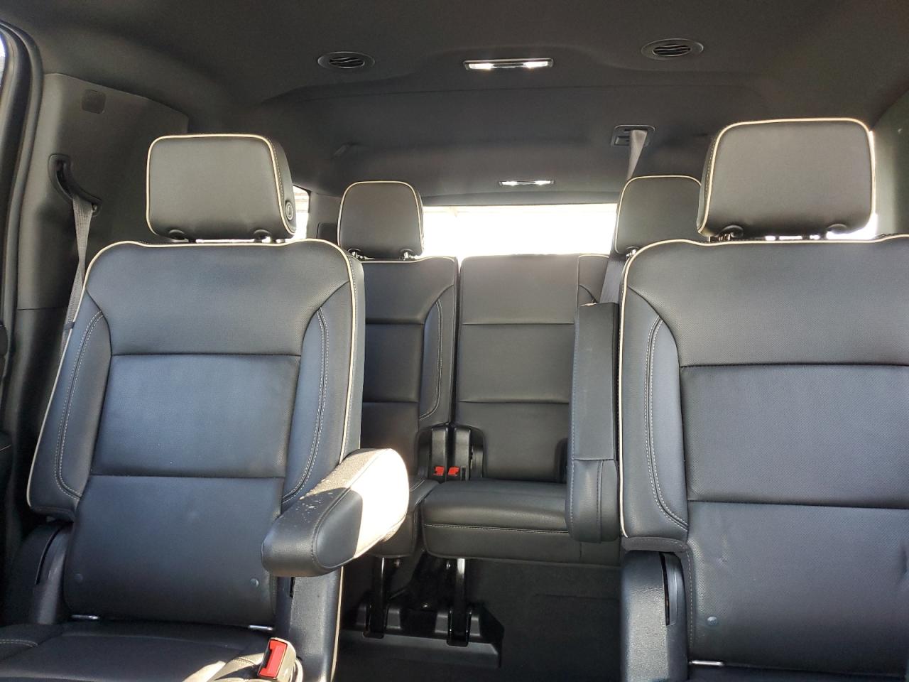 2022 CHEVROLET SUBURBAN C1500 PREMIER VIN:1GNSCFKD2NR180661