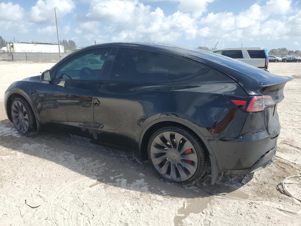 2023 TESLA MODEL Y  VIN:7SAYGDEF4PF977952