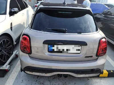 2021 MINI Cooper VIN:
