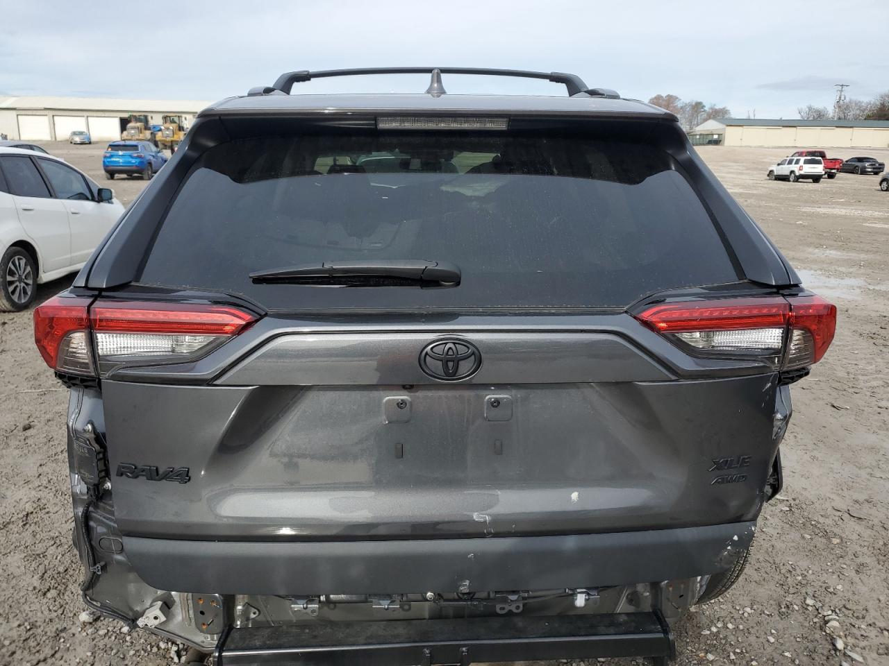 2022 TOYOTA RAV4 XLE VIN:2T3P1RFV1NW318344