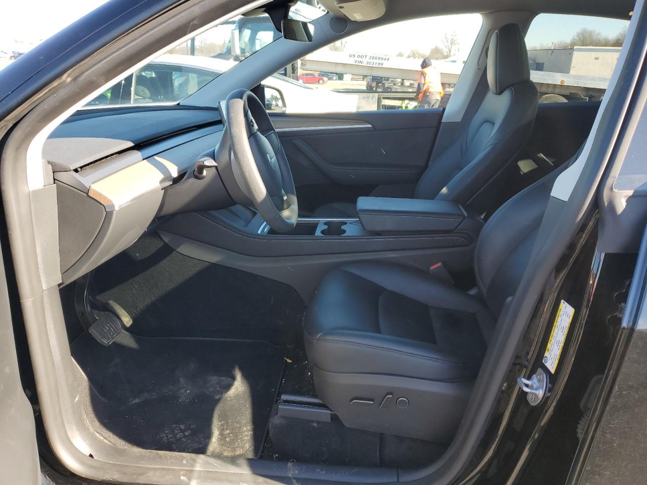 2024 TESLA MODEL Y  VIN:7SAYGDEE0RA229867