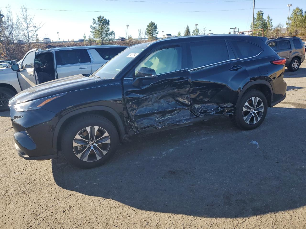 2022 TOYOTA HIGHLANDER HYBRID XLE VIN:5TDGARAH7NS514663