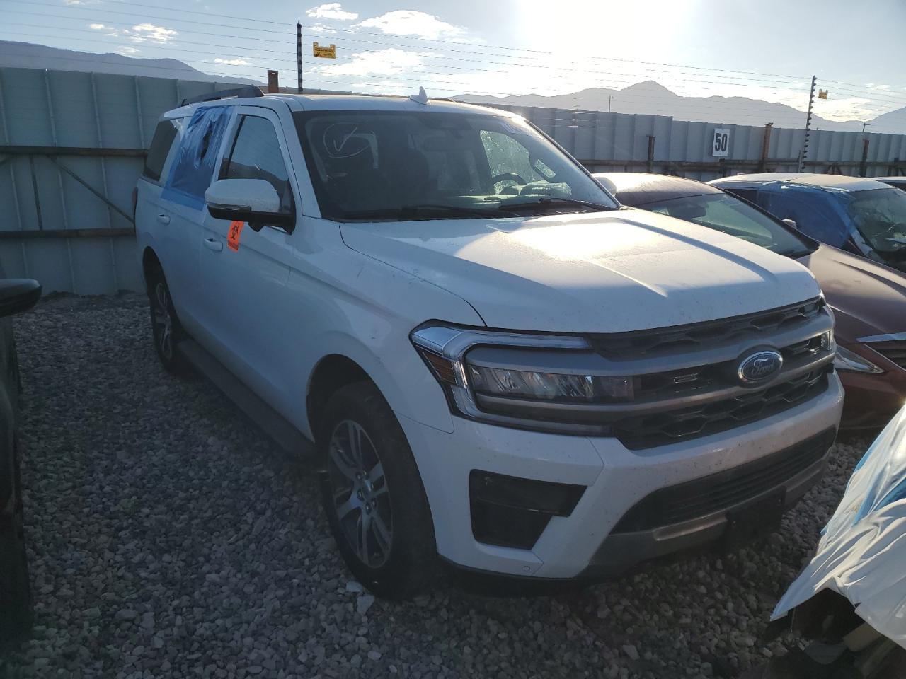 2024 FORD EXPEDITION XLT VIN:1FMJU1J86REA10935