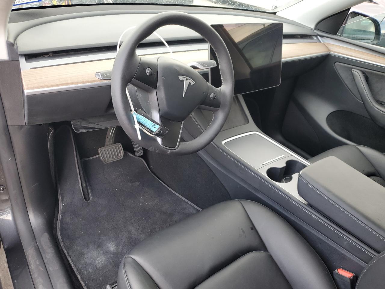 2024 TESLA MODEL Y  VIN:7SAYGDED1RF052031