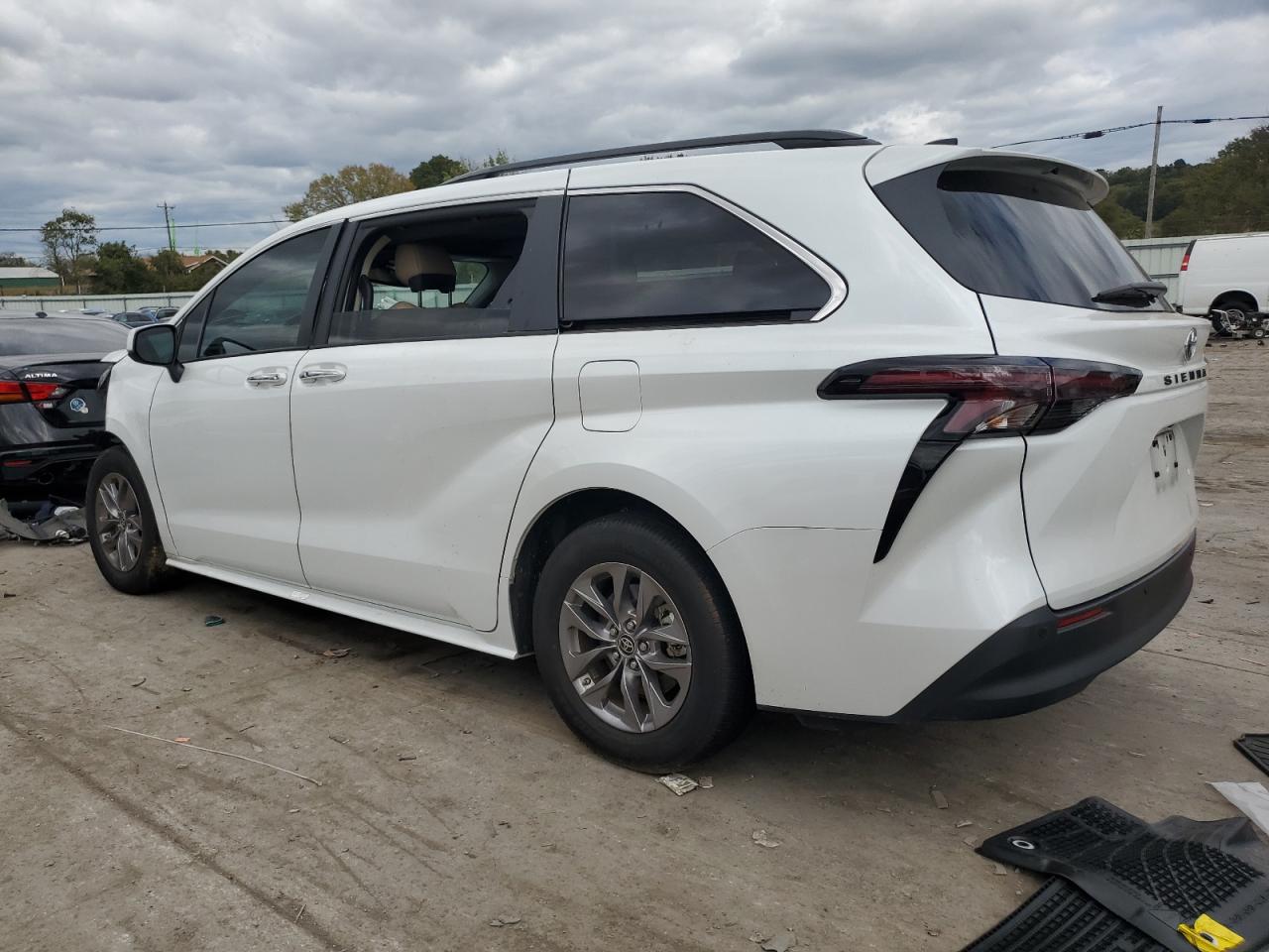 2023 TOYOTA SIENNA XLE VIN:5TDYRKEC2PS145829