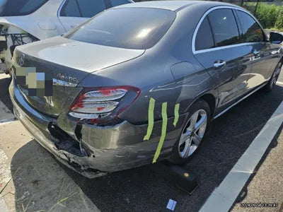 2017 Mercedes-Benz E 220 VIN: