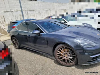 2018 Porsche Panamera VIN: