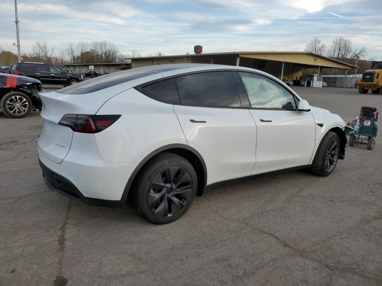 2024 TESLA MODEL Y  VIN:7SAYGDEE5RF130688