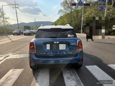 2017 MINI Countryman WMWYT9106J3D76697 VIN:WMWYT9106J3D76697
