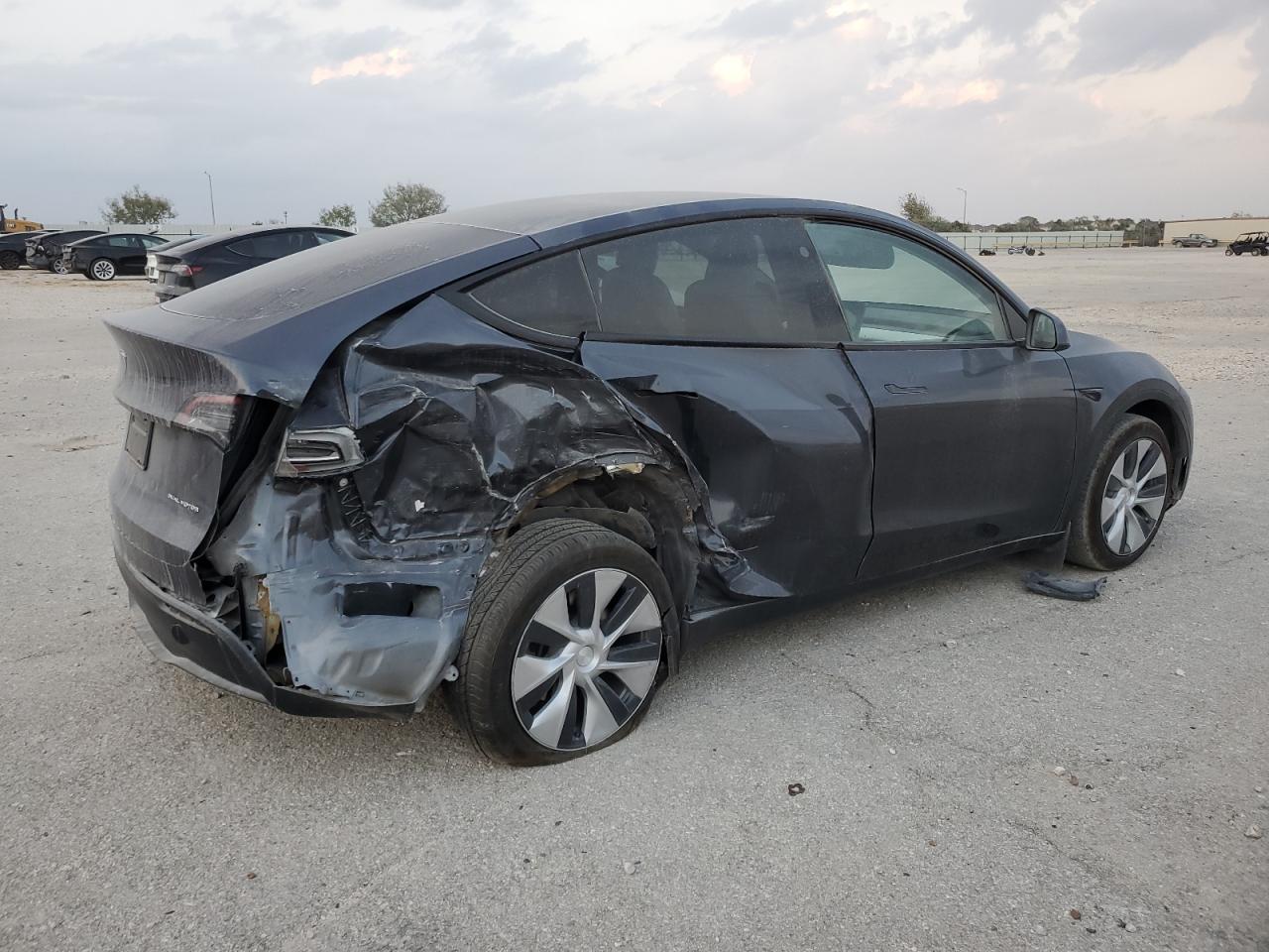 2023 TESLA MODEL Y  VIN:7SAYGAEEXPF882902