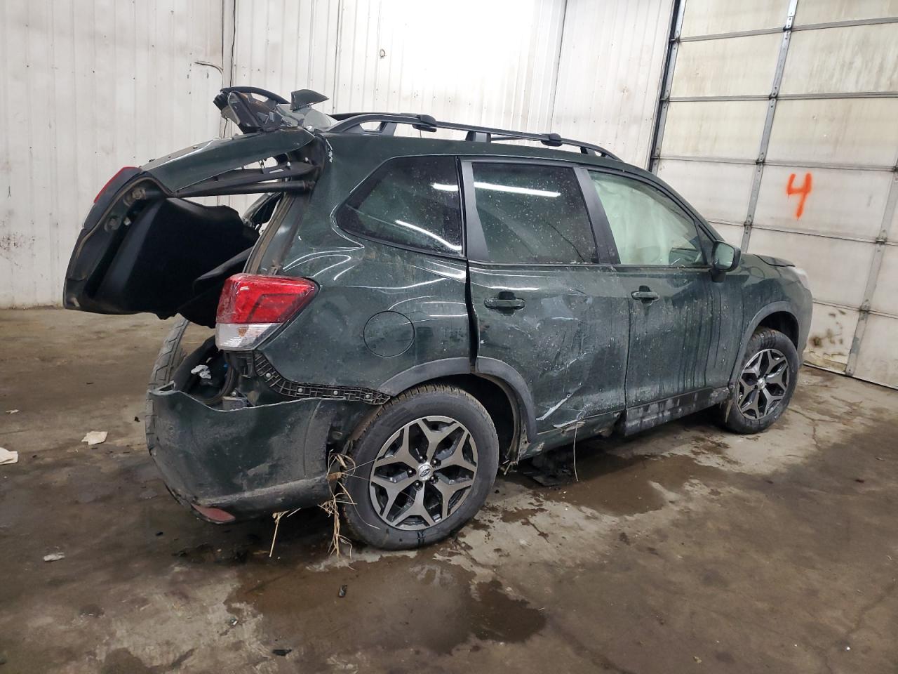 2022 SUBARU FORESTER PREMIUM VIN:JF2SKAECXNH512368