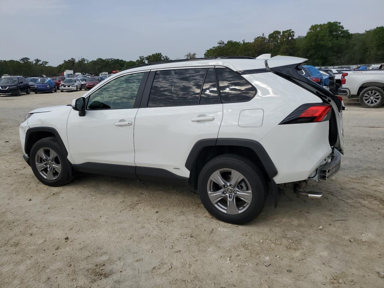 2022 TOYOTA RAV4 XLE VIN:JTMRWRFV5NJ055185